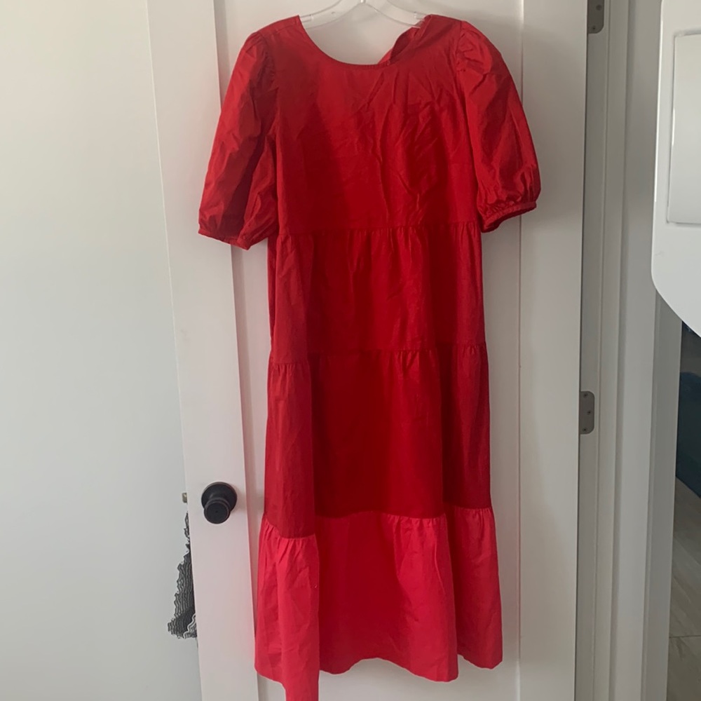 Old Navy Perfect red cotton dress - with trendy puff sleeves. size M. Adorable!